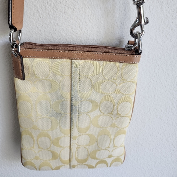 Coach Bag - Picture 4 of 6